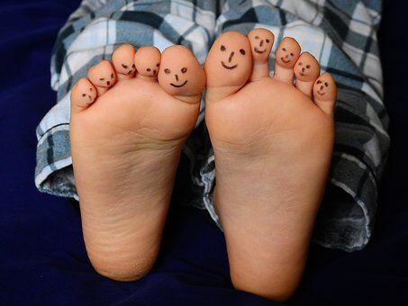 feet-2358333__340